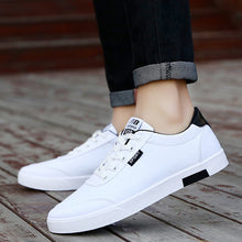 Load image into Gallery viewer, Men shoes 2018 new fashion casual students white board shoes men trend of breathable  canvas shoes sneakers zapatos hombre